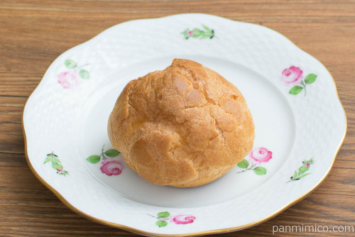 生カスタードシュークリーム【ローソン】斜め