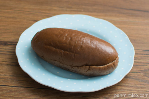 チョコづくしコッペパン【ファミリーマート】斜め