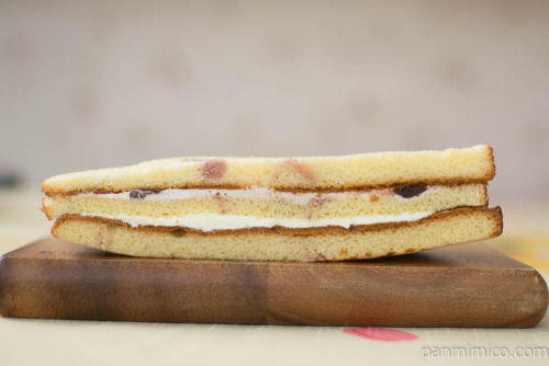 ムーンサンド(あん&マーガリン)【ヤマザキ】断面