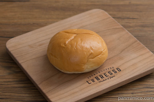 やきとりパン【フジパン】斜め