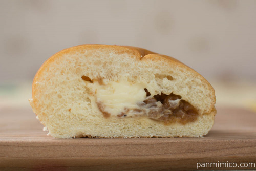 やきとりパン【フジパン】断面