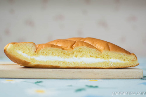 ふわふわミルクホイップクリームサンド【ローソン】断面