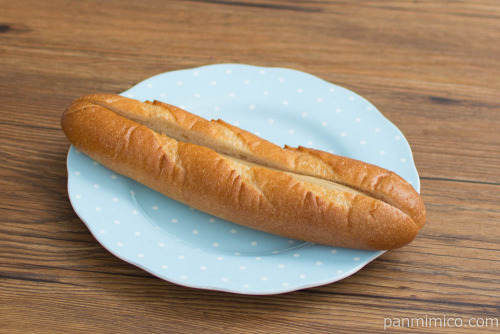 黒糖練乳ミルクフランス【セブンイレブン】斜め