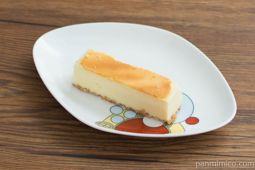 ベイクドチーズケーキ【セブンイレブン】斜め