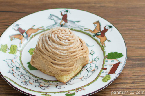 イタリア栗のモンブラン【セブンイレブン】斜め