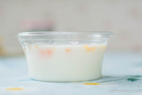 北海道産牛乳使用　みかんの牛乳寒天【セブンイレブン】断面