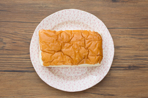 ふわふわ牛乳入りパン（メロンミルククリーム）【ヤマザキ】上