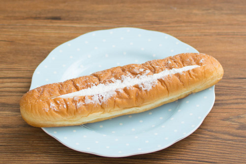 あげぱん　ホイップサンド【フジパン】斜め