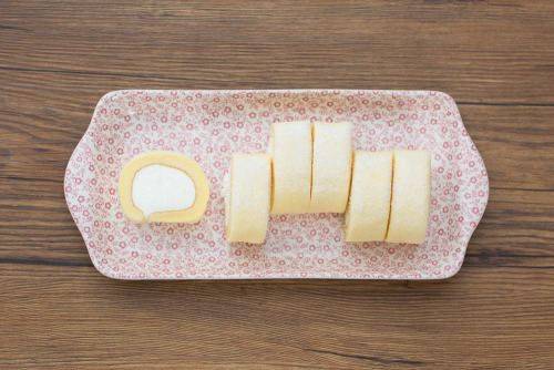 もち食感ロール　北海道産生クリーム入り【ローソン】上