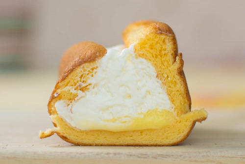 台湾カステラ ホイップ&カスタード【ローソン】断面