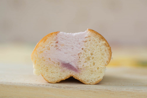 おやつコッペ 紅芋ホイップ&紅芋あん【ローソン】断面