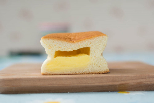 阿蘇牛乳のクリームパン【タカキベーカリー】断面