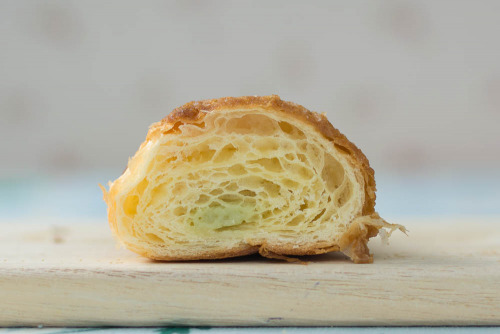 ピスタチオのクロワッサンダマンド【ヤマザキ】断面