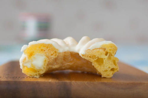 フレンチクルーラー（ミルクホイップ）辻口博啓監修【ヤマザキ】断面