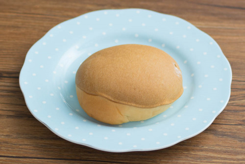 なごやんみたいなパン【Pasco】斜め