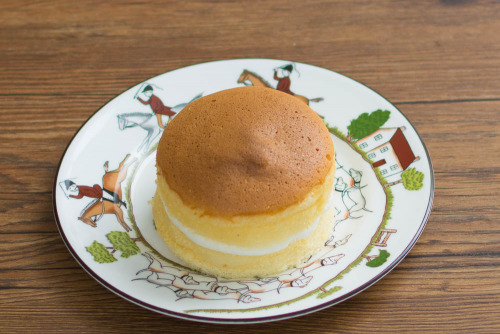 台湾かすてらサンド【ヤマザキ】斜め