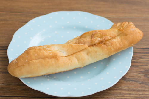 デニッシュフランスパン（ミルククリーム）【ヤマザキ】斜め