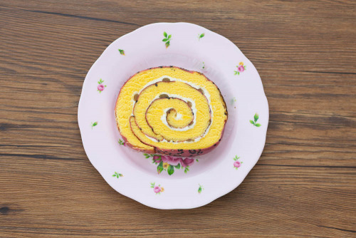 おいものロールケーキ（紅あずまのあん使用）【ファミリーマート】上