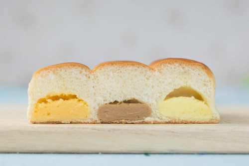 ７プレミアム ３色パン さつまいも・栗・かぼちゃクリーム【セブンイレブン】断面