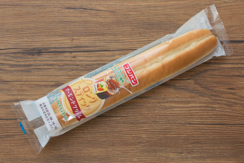 ロングスティック　アーモンドクリーム【フジパン】パッケージ
