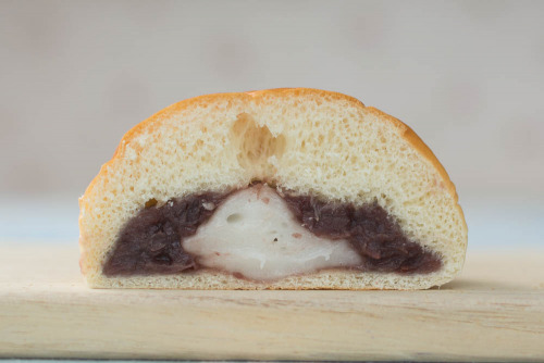 大入あんぱん（餅入り）日本相撲協会監修【ヤマザキ】断面