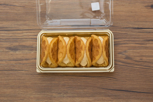 ふんわりワッフル(りんご＆キャラメル) 北海道産牛乳使用【ヤマザキ】上