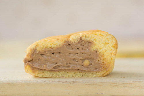 冷やして食べるとろけるくりーむパン チョコレート【八天堂】断面