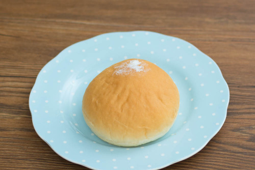 高級牛乳パン【ヤマザキ】斜め