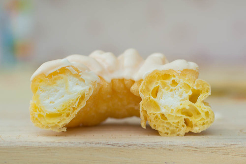 フレンチクルーラー(ミルキーホイップ)【ヤマザキ】断面