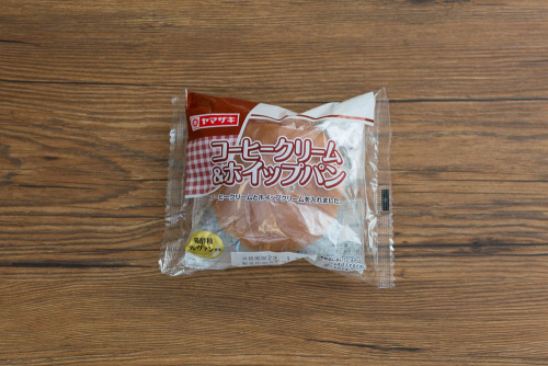 コーヒークリーム＆ホイップパン【ヤマザキ】パッケージ