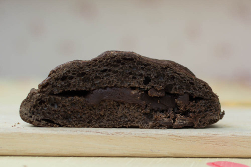 GODIVA　ショコラメロンパン【ローソン】断面