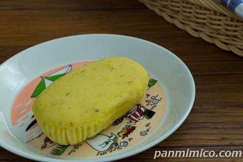 朝のバナナ蒸しケーキ【ヤマザキ】斜め