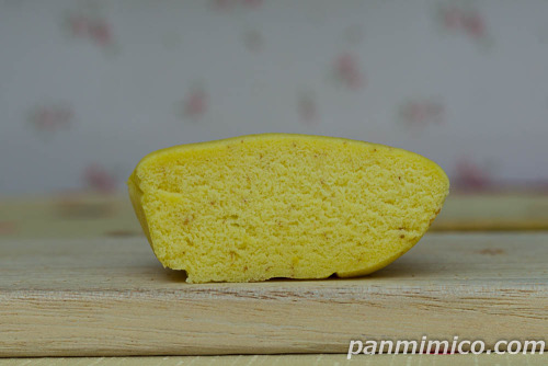 朝のバナナ蒸しケーキ【ヤマザキ】断面