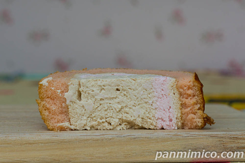 さくらラテ風味ロール【ヤマザキ】断面
