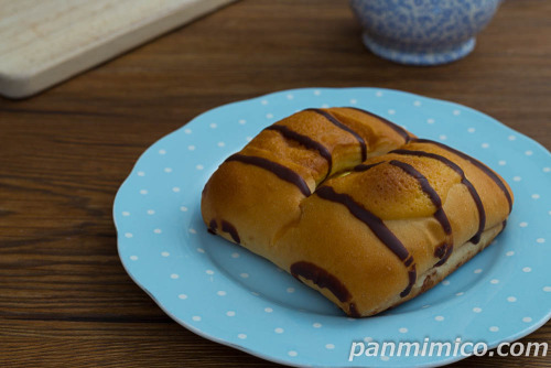 サンミーみたいなクリームパン【ローソン】斜め