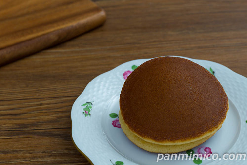 いちごあんの「お団子」と「どら焼き」1度で2度おいしい。2つの食感をお楽しみください！【Pasco】斜め