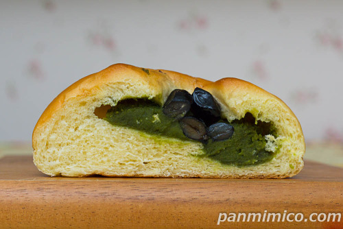 天空の抹茶®と黒豆【第一パン】断面