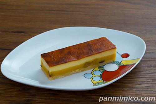 紅はるかとバスク風チーズケーキ～3種のチーズ使用～【ファミリーマート】斜め