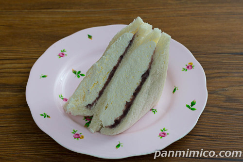 白バラ牛乳を使ったミルクホイップ＆粒あん【セブンイレブン】斜め