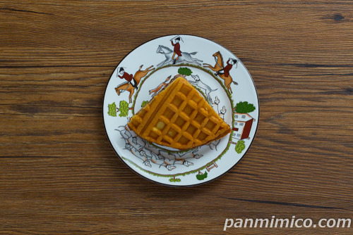 ワッフルケーキ（チョコチップ＆チョコクリーム）【ファミリーマート】上