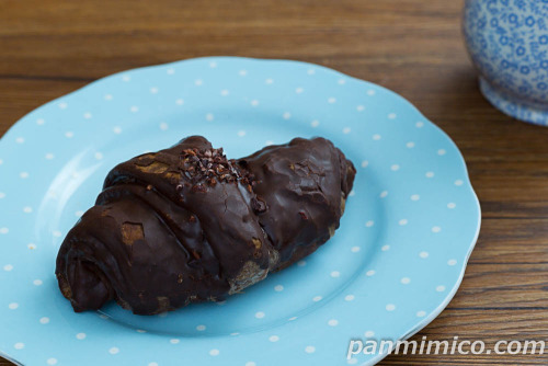 GODIVA　ショコラクロワッサン【ローソン】斜め