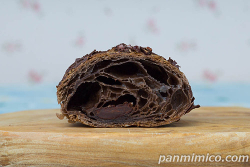 GODIVA　ショコラクロワッサン【ローソン】断面