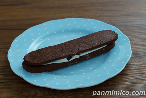 クッキー＆クリームサンド【ヤマザキ】斜め