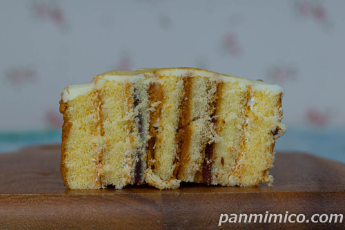 カラメルシナモンロールケーキ【Pasco】断面