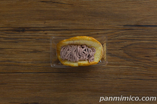 ダックワーズ風オムレット（小倉＆クリーム）【ヤマザキ】上