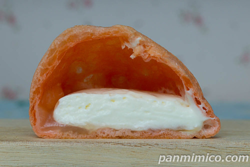 和歌山県産あら川の桃使用 もももこ【セブンイレブン】断面