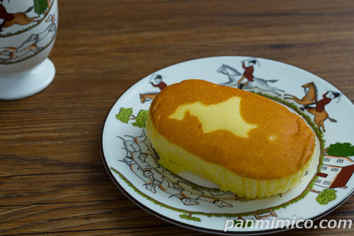 北海道チーズ蒸しケーキ（レモン味）【ヤマザキ】斜め