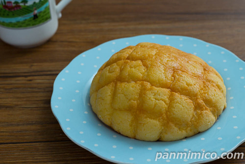 大きな塩バターメロンパン【ヤマザキ】斜め