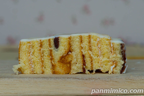 シナモンはちみつロールケーキ【Pasco】断面