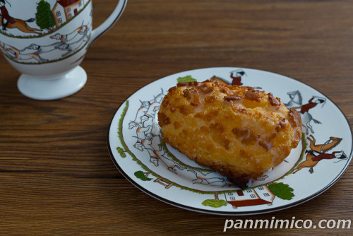 Uchi Café×Milk　クロッカンシュークリーム　ミルククリーム【ローソン】斜め